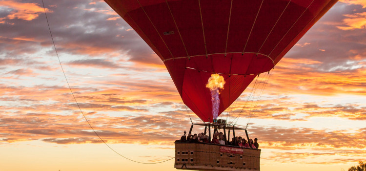 Hot air balloon